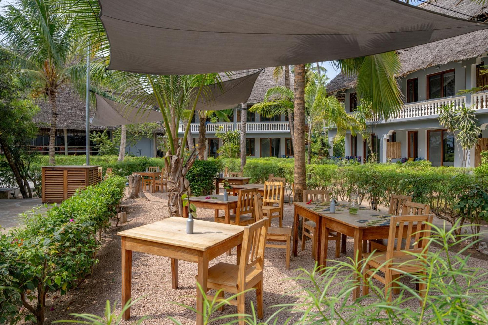 Michamvi Sunset Bay Hotel Bagian luar foto