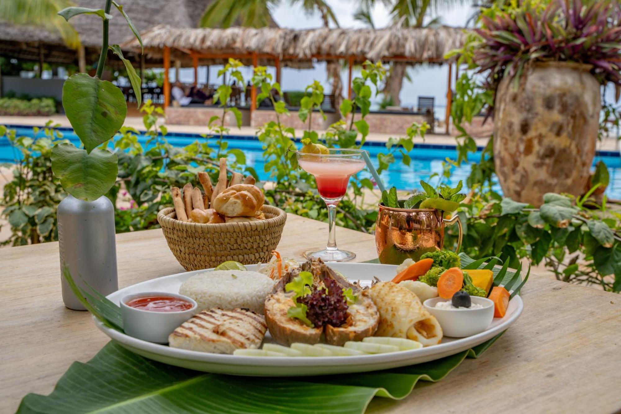 Michamvi Sunset Bay Hotel Bagian luar foto